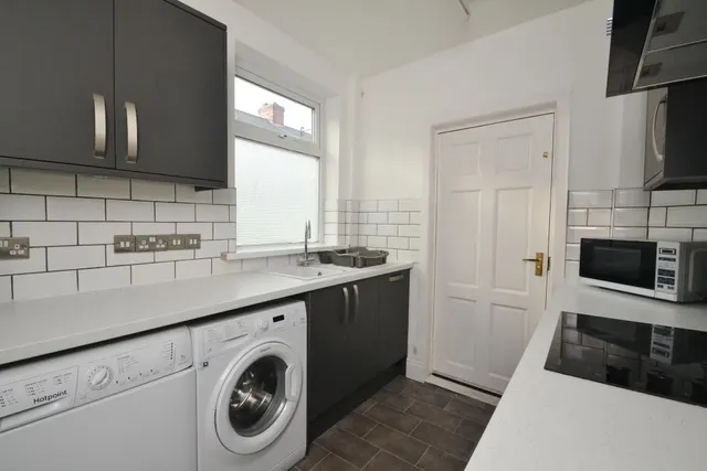 Halstead Avenue, Salford, M6, photo 1