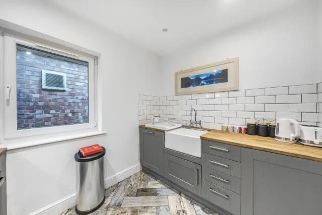 Bartholomew Street, Newbury, RG14, photo 2