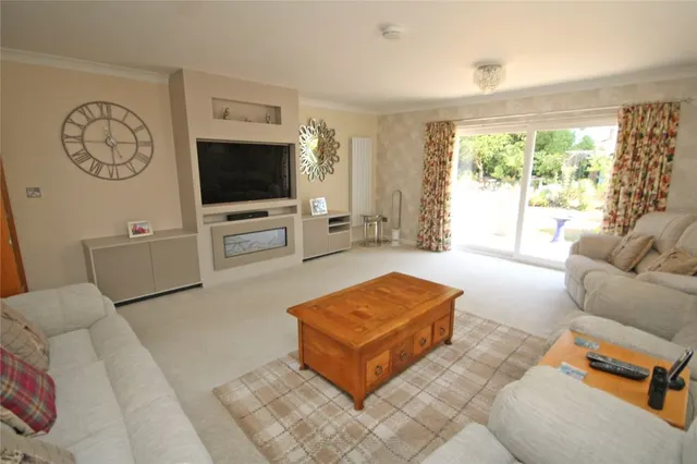 New Milton, Hampshire, photo 3