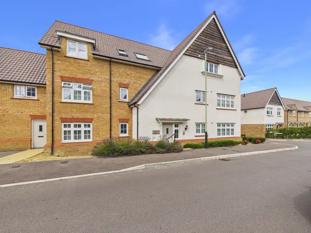 Flat 5, 66 Honeysuckle Avenue, Cheltenham, GL53 0AT, photo 1