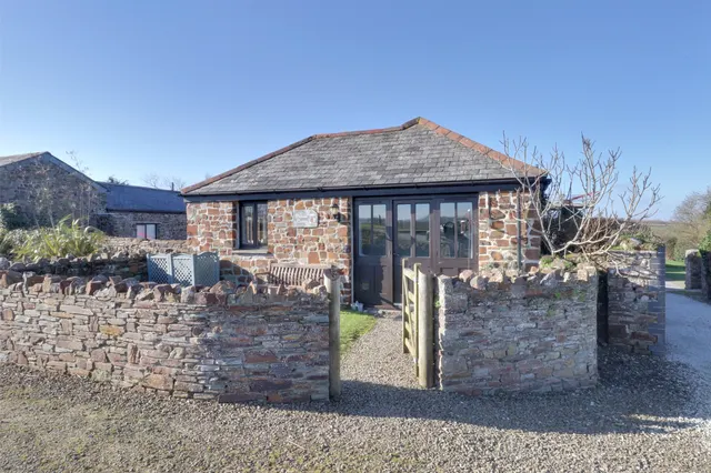 Medlands Mowhay, Woolstone Manor Farm, EX23, photo 1