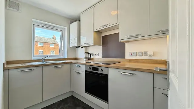 Photo 2 — Thorpe Mews, Wellesbourne, Warwick