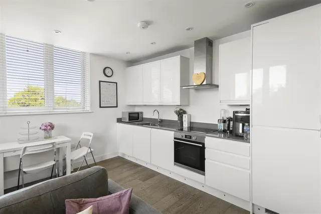 Madison Court, Uxbridge, photo 1