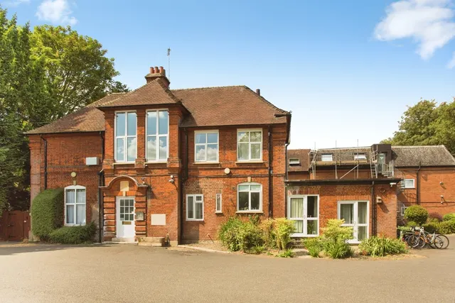 Harvey Goodwin Gardens, Cambridge, CB4, photo 1