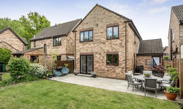 Thurnham Way, Tadworth, KT20, photo 1
