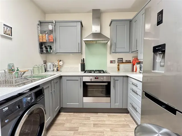 Campion Close, St. Austell, photo 3