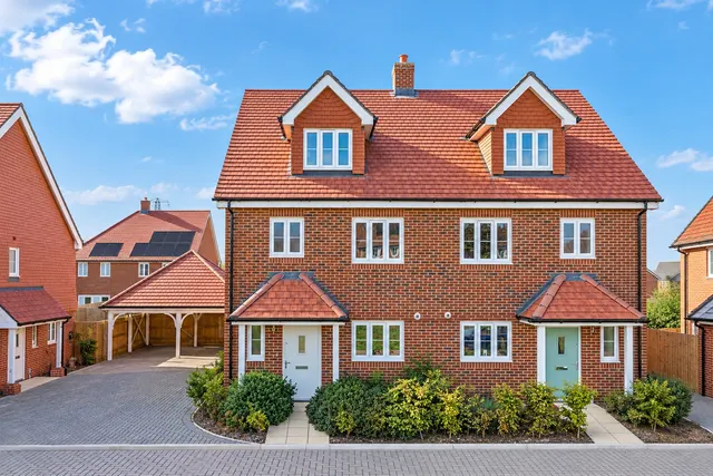 Angmering, BN16, photo 1