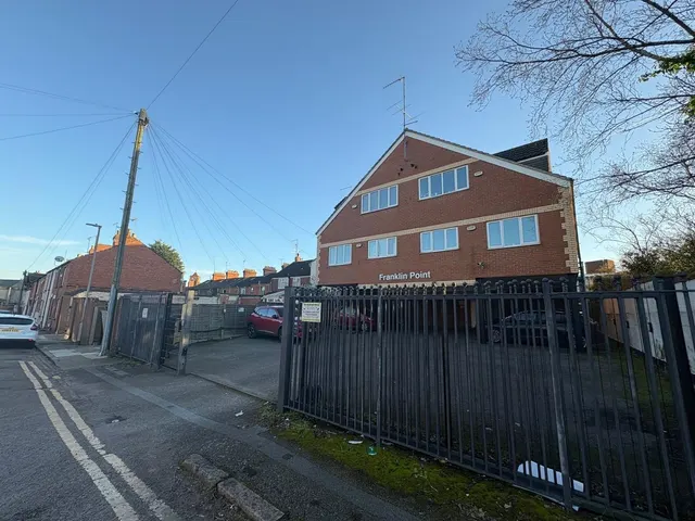 Weedon Road, NORTHAMPTON, photo 1