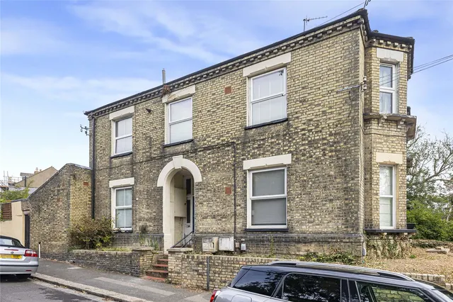 Castle View Road, Strood, ME2, photo 1