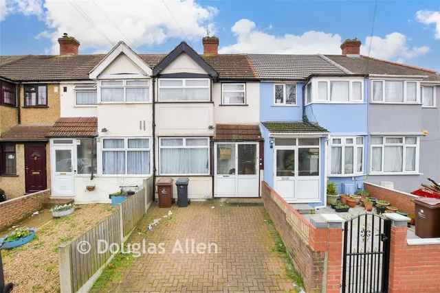 Oval Road North, Dagenham, RM10, photo 1