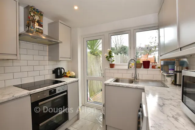 Oval Road North, Dagenham, RM10, photo 3