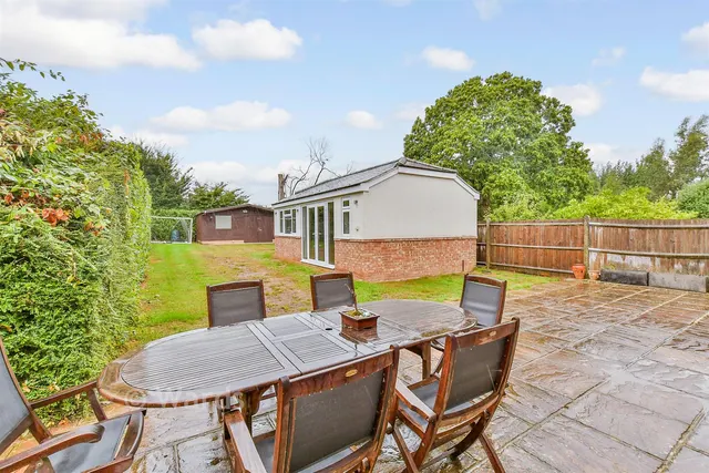 York Avenue, Walderslade, ME5, photo 2