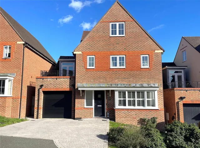 Greenhurst Drive, East Grinstead, RH19, photo 1
