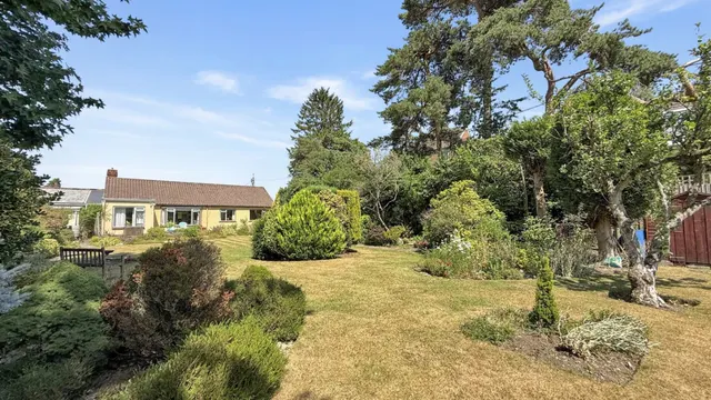 Photo 3 — Gipsy Lane, Warminster