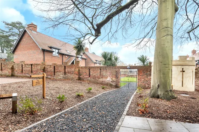 Photo 2 — The Walled Garden, Tekels Park, Camberley, Surrey, GU15 2TY