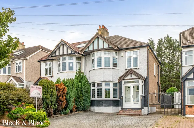 The Avenue, West Wickham, BR4, photo 1