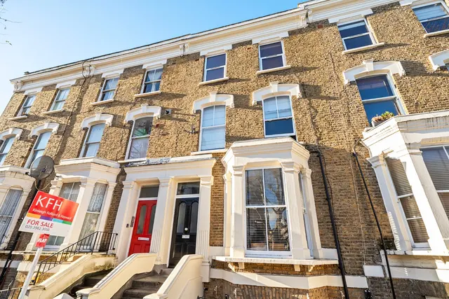 2 bedroom flat — Fernhead Road, Queens Park, London, W9
