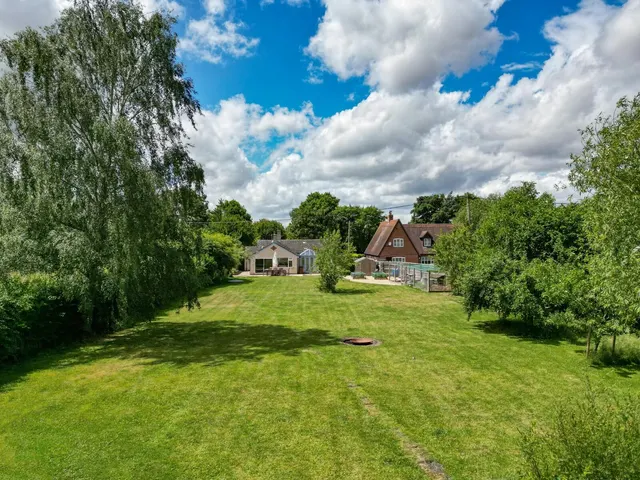 5 bedroom house, Watery Lane, Sparsholt, OX12
