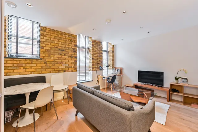 Photo 2 — Apartment 10, 12 Lawn Lane, London