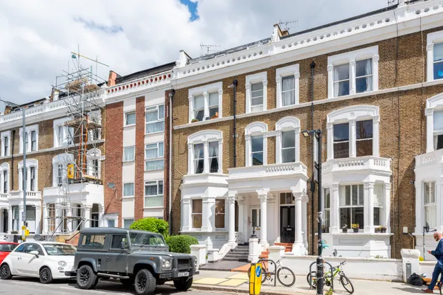 Flat 10, 62 Sinclair Road, London, photo 1