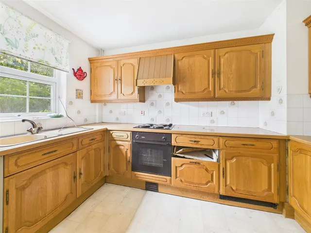 Photo 3 — Armstrong Close, Pinner, HA5 2LA