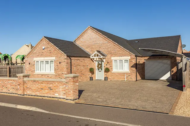 3 bedroom house, Detached Three-Bedroom Home in Upwell