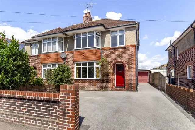 Wiston Avenue, Worthing, photo 1