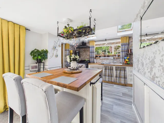 Parkhill, Whitecroft, GL15, photo 2