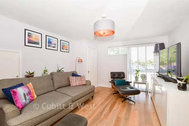 Bluebell Close, Haywards Heath, RH16, photo 2