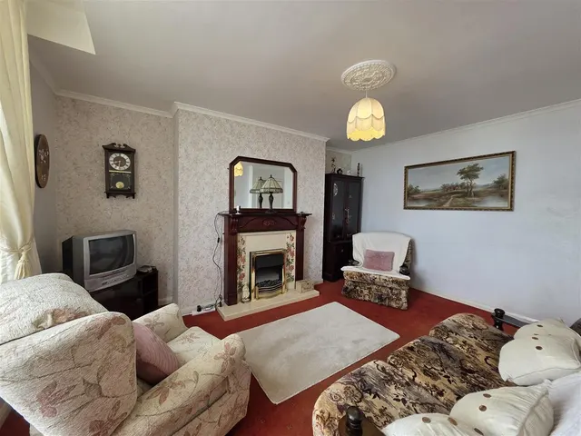 Photo 3 — 6 Blenheim Terrace, Scarborough YO12 7HF