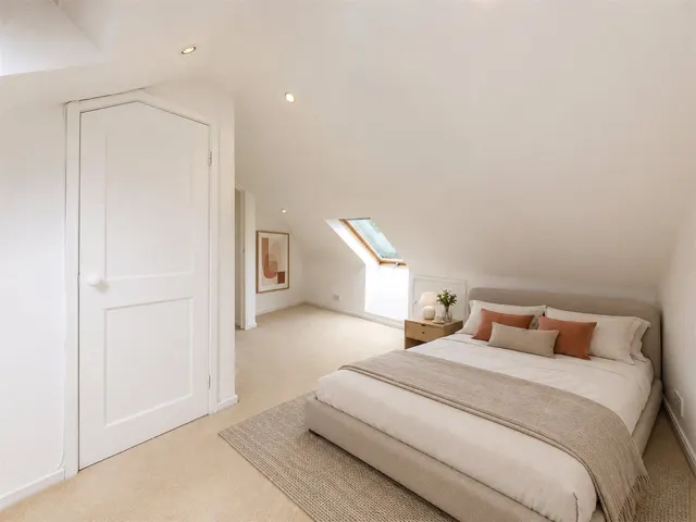 Photo 2 — Lebanon Gardens, London, SW18