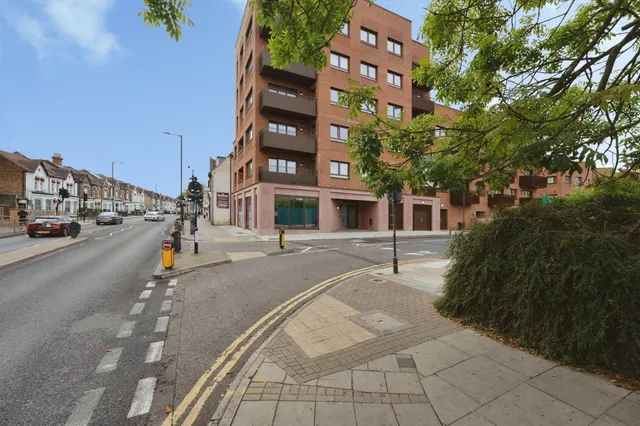 Milton Road, Harrow, photo 1