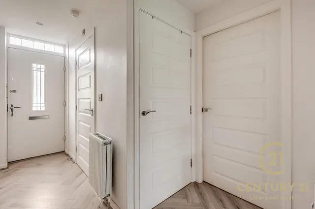 Cartwrights Farm Road, L24, photo 2