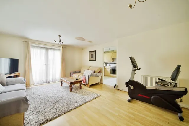 Photo 2 — Stafford Close, LONDON, London, N14