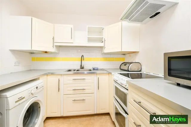 Kingsway, North Finchley, N12, photo 2