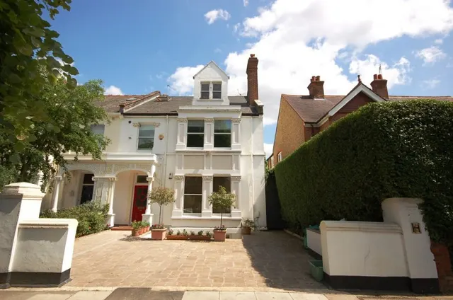 Dukes Avenue, Chiswick, photo 1