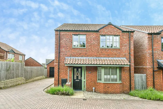 Britannia Drive, Calne, photo 1