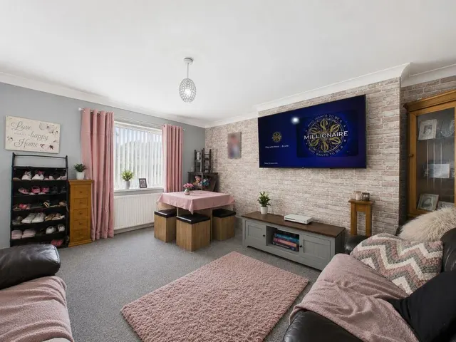 Photo 2 — Chelmer Road, Hull, East Yorkshire, HU8