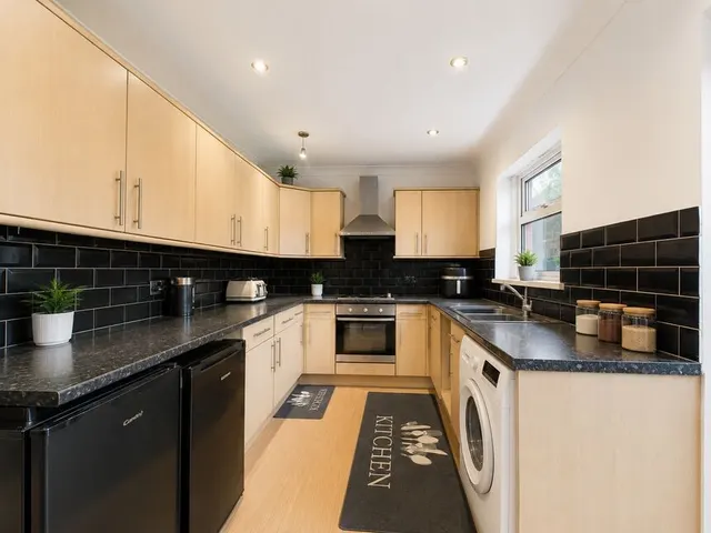 Photo 3 — Chelmer Road, Hull, East Yorkshire, HU8
