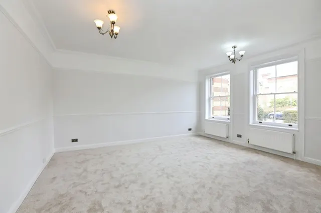 Southdowns Park, Haywards Heath, RH16, photo 3