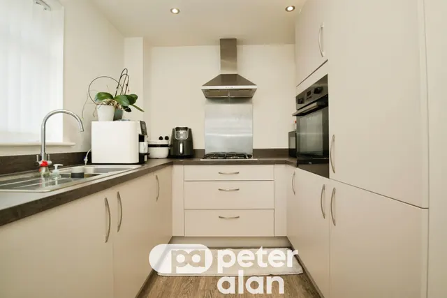 Cape Lindsey Road, Newport, NP20, photo 3