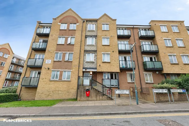 Black Eagle Drive, Gravesend, DA11, photo 1