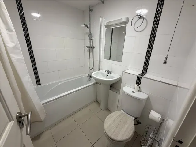 Ashford Road, Maidstone, ME14, photo 1