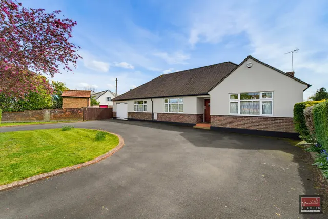 Ouseley Road, Wraysbury, TW19, photo 1