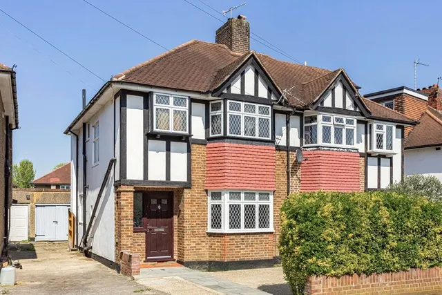 Whitton Manor Road, Isleworth, TW7, photo 1