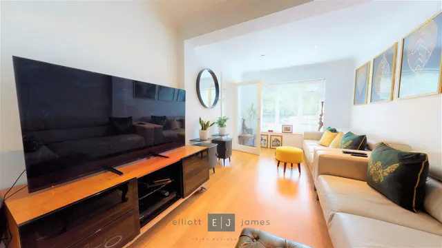 Photo 3 — Forest Terrace, High Road, Chigwell