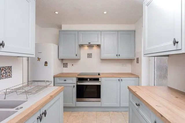 Beech Gardens, Crawley Down, RH10, photo 2