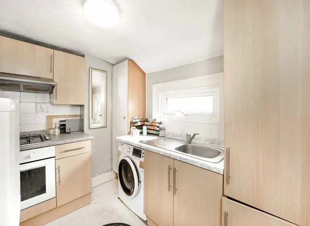 Grantham Road, Stockwell, SW9, photo 3