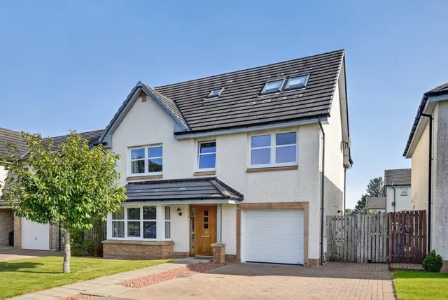 28 Bartonholm Gardens, Irvine, KA12 8TD, photo 1