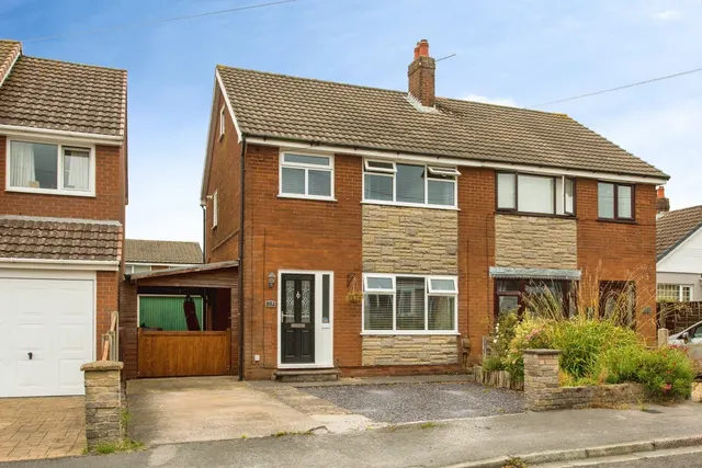 Bristol Avenue, Farington, PR25, photo 1